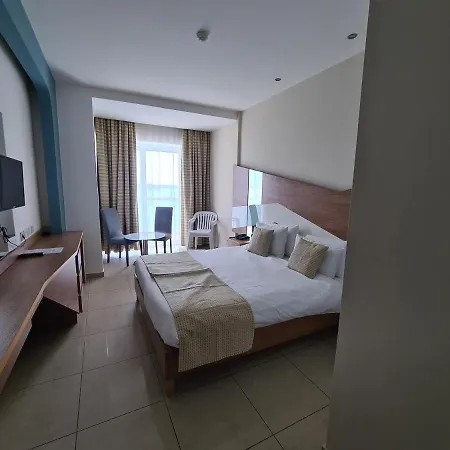 Otel Water's Edge Birżebbuġa