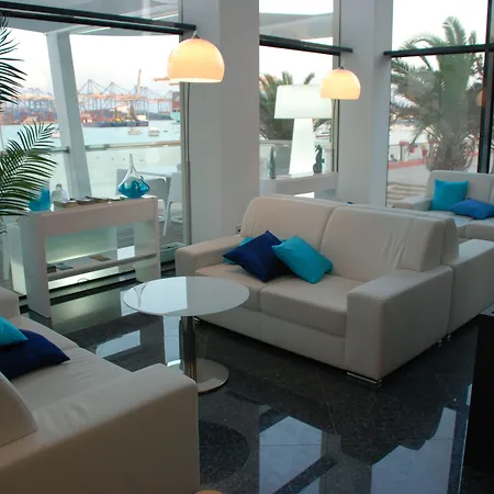 Water's Edge ホテル