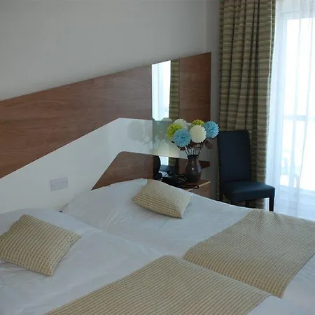 Water's Edge Birżebbuġa