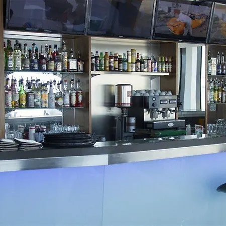 ホテル Water's Edge 2*