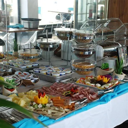 Water's Edge Birżebbuġa