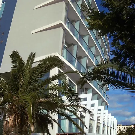 Water's Edge Otel Birżebbuġa