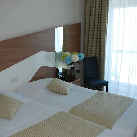 Hotel Water's Edge