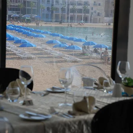 Water's Edge Hotel 3*