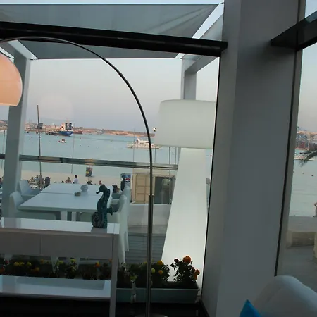 Otel Water's Edge Birżebbuġa