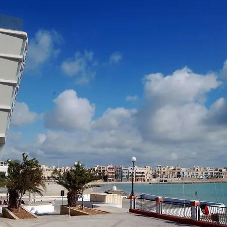 Water's Edge Otel