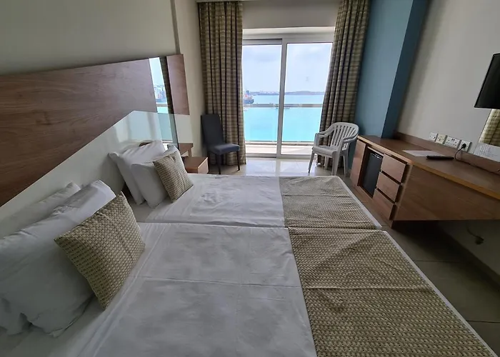 Water's Edge 2* Birżebbuġa