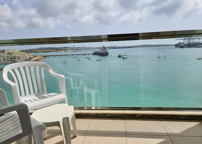 Water's Edge Hotel Birżebbuġa