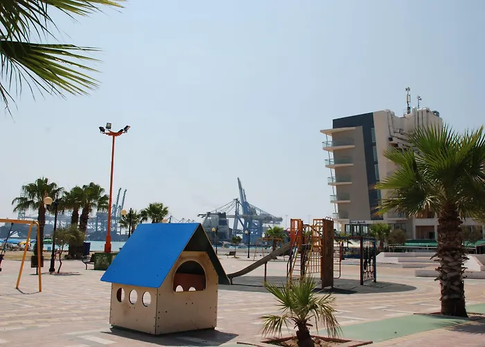 Water's Edge Birżebbuġa