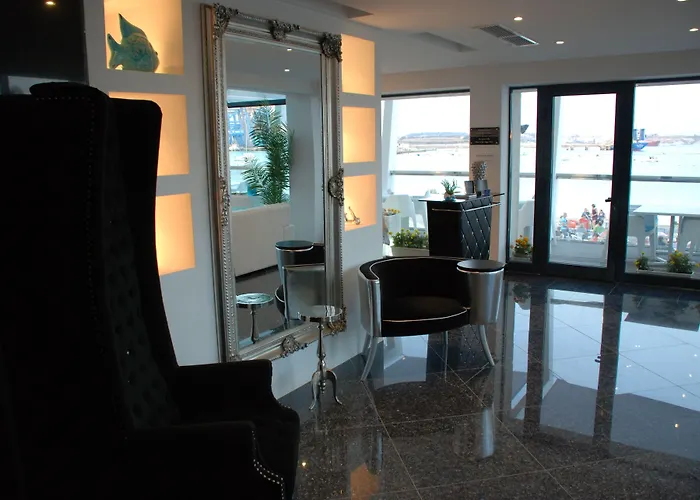 Water's Edge Birżebbuġa