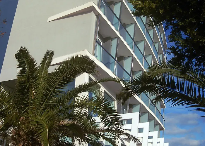 Water's Edge Birżebbuġa