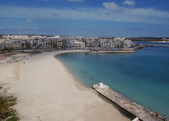 Water's Edge 호텔 2*