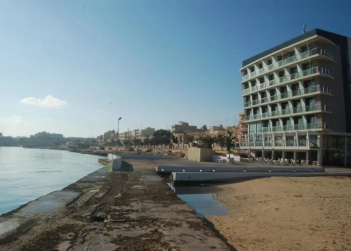 Water's Edge Birżebbuġa