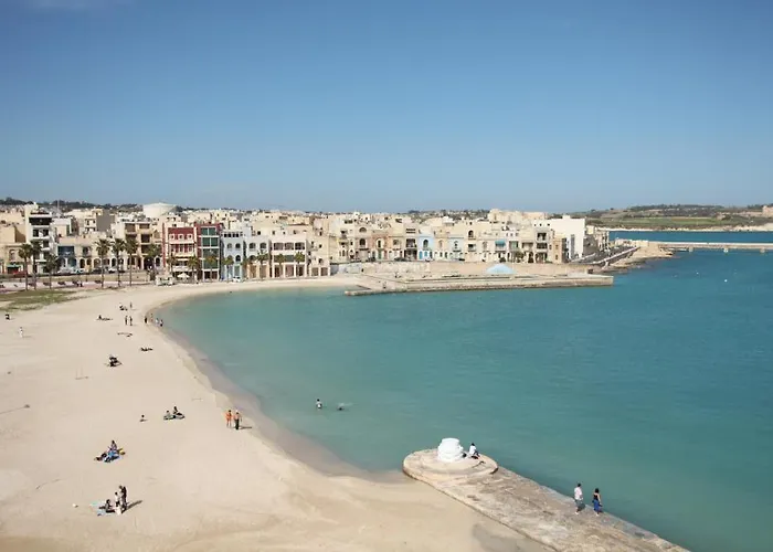 Water's Edge Hotel 2*