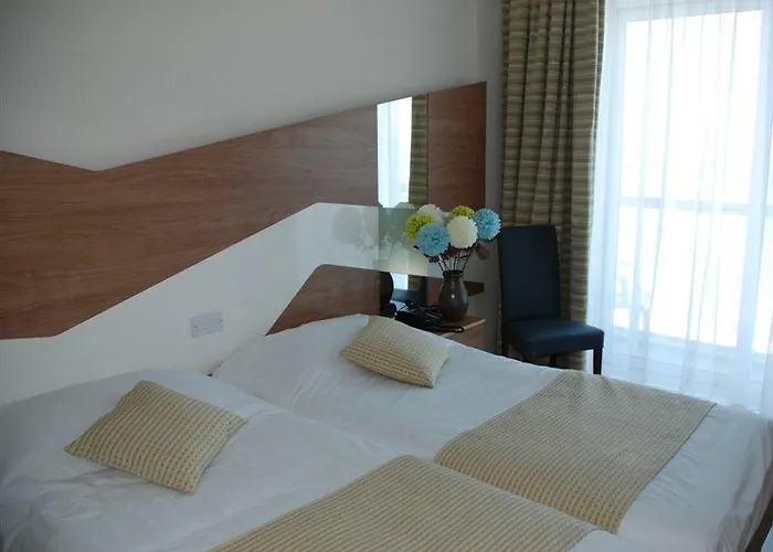 Water's Edge Birżebbuġa