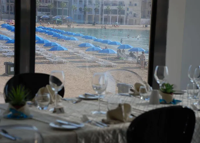 Water's Edge Hotel 2*